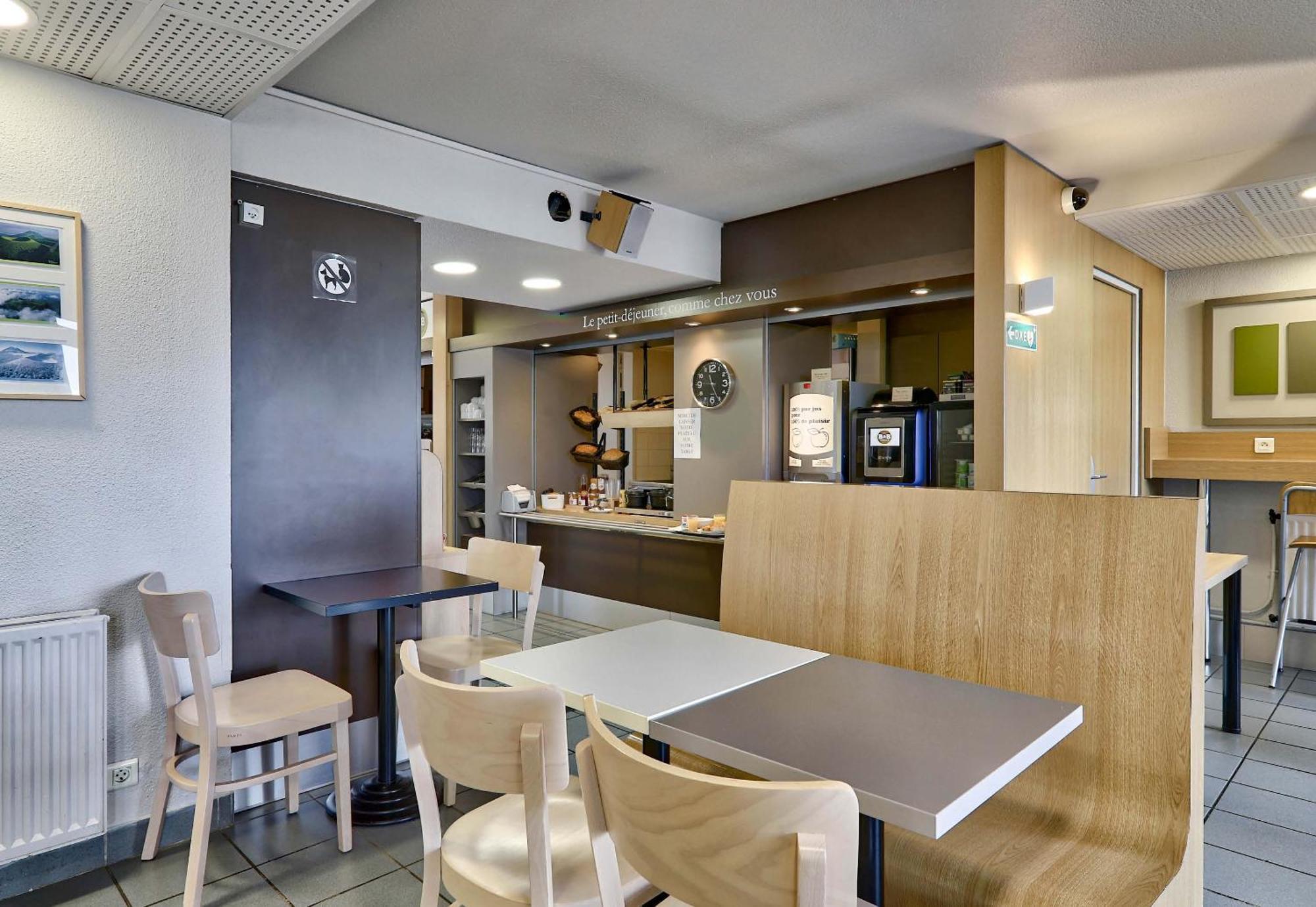 B&B Hotel Clermont-Ferrand Le Brezet Aeroport 외부 사진