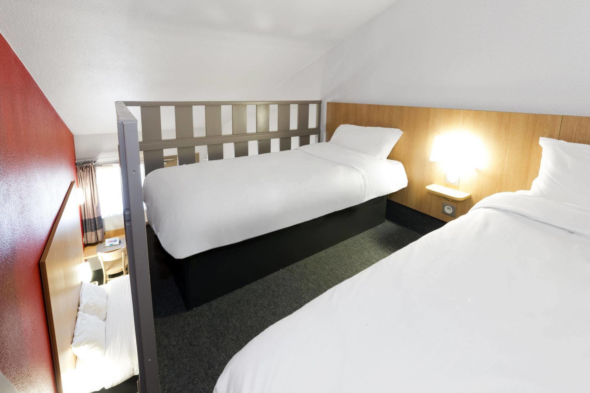 B&B Hotel Clermont-Ferrand Le Brezet Aeroport 외부 사진