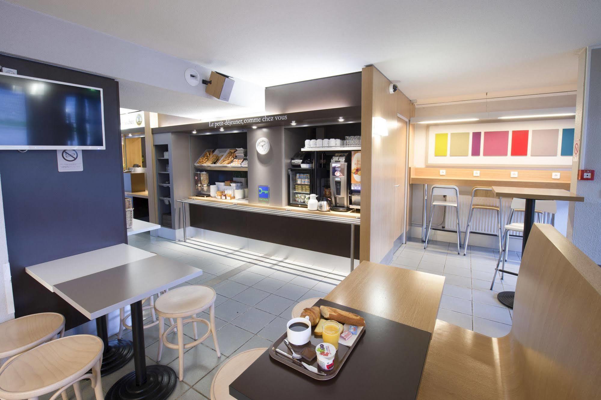 B&B Hotel Clermont-Ferrand Le Brezet Aeroport 외부 사진