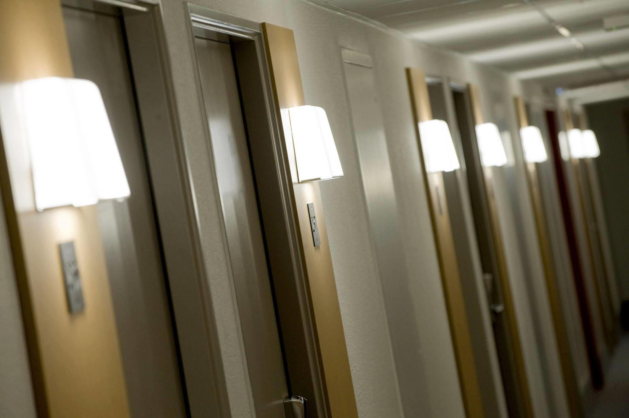 B&B Hotel Clermont-Ferrand Le Brezet Aeroport 외부 사진
